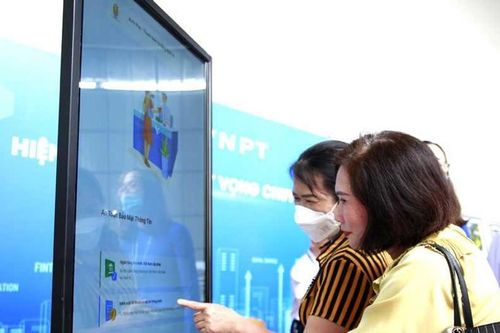 Quảng Ninh phấn đấu trong top đầu về chuyển đổi số toàn diện