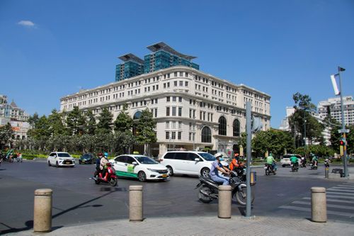 Thương hiệu xa xỉ giành nhau mặt bằng trung tâm TP.HCM