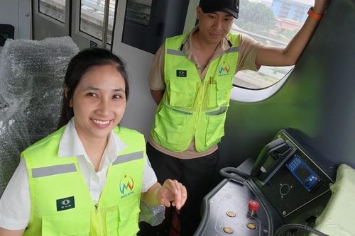 Chuyện về nữ lái tàu đầu tiên của đường sắt đô thị Hà Nội