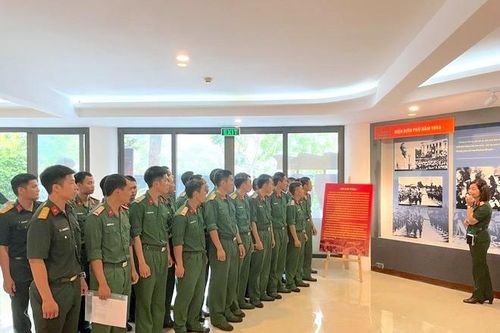 Từ Điện Biên Phủ năm 1954 đến Hà Nội- Điện Biên Phủ trên không năm 1972
