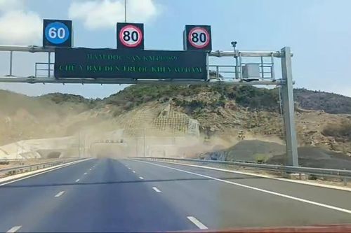 Khai thác khoáng sản phát tán bụi ảnh hưởng đến cao tốc Nha Trang–Cam Lâm