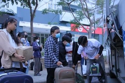 Không kiếm được vé máy bay giá rẻ dịp Lễ 30/4, sinh viên ưu tiên ở lại và đi du lịch ngắn ngày