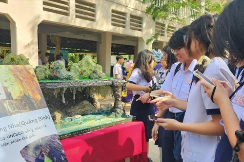 Lúng túng đổi mới kiểm tra, đánh giá học sinh
