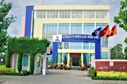 Xây lắp điện Hữu Trung đang làm gì tại Điện lực Bến Tre?