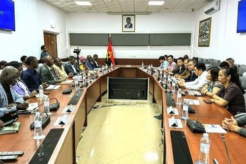 Thúc đẩy hợp tác đầu tư, bảo hộ công dân giữa tỉnh Malanje, Angola và Việt Nam