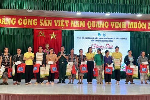 Gần 200 triệu đồng hỗ trợ phụ nữ, trẻ em có hoàn cảnh khó khăn ở Tr''Hy