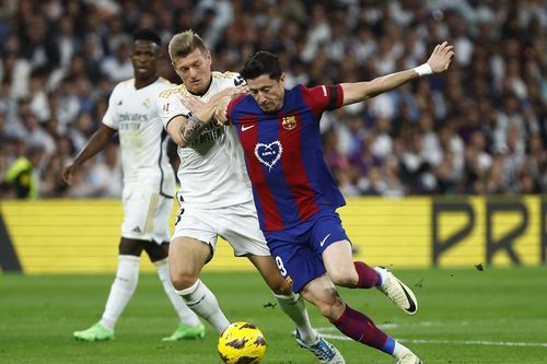 Bellingham rực sáng, Real Madrid đại thắng Barca ở vòng 32 La Liga