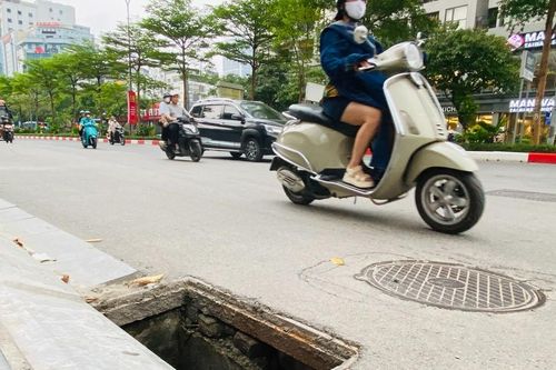 Cầu Giấy (Hà Nội): Ẩn họa từ chiếc cống không nắp