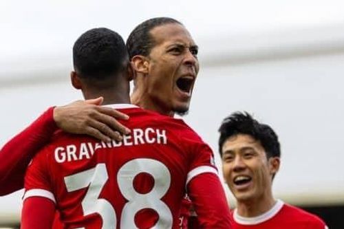'Xử gọn' Fulham, Liverpool tìm lại niềm vui chiến thắng