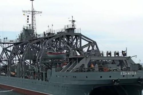 Ukraine xác nhận tấn công tàu lâu đời nhất của Hải quân Nga