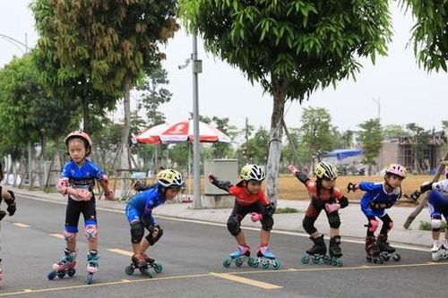 Hơn 200 vận động viên tranh tài tại giải vô địch Roller Sports Cup Quốc gia