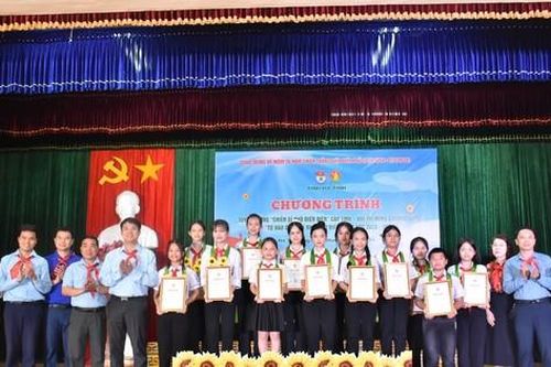 Hà Tĩnh tuyên dương 13 'Chiến sĩ nhỏ Điện Biên'