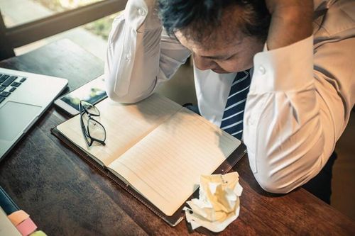 Bất ngờ bị tố quấy rối tình dục, nam giám đốc viết thư 'tuyên bố trong sạch'