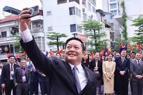 Tổng Thư ký ASEAN: Thanh niên cần lắng nghe bản thân, tận dụng tuổi trẻ
