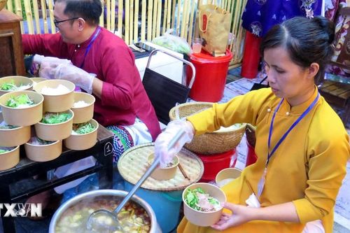 Tuần lễ Ẩm thực truyền thống Huế 2024: Hoạt động hấp dẫn du khách dịp lễ 30/4