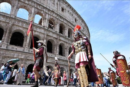 Rộn ràng 'sinh nhật' thành phố Rome 2.777 tuổi