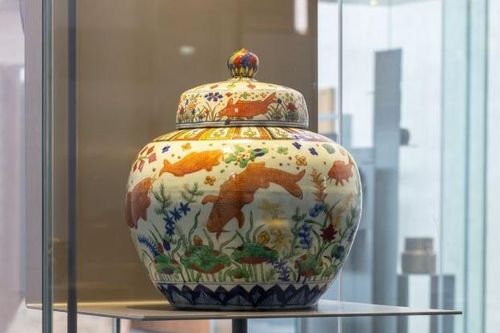 Bình rượu hoàng gia Trung Quốc tại bảo tàng Bỉ bị đánh cắp