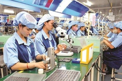 Người lao động đi làm dịp lễ 30/4 - 1/5 có thể nhận lương tiền triệu