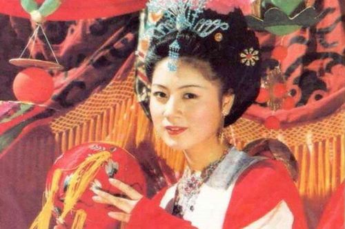Tây du ký 1986: Mẹ Đường Tăng chỉ xuất hiện 3 phút nhận cát-xê 'khủng', được chuyên cơ đưa đón