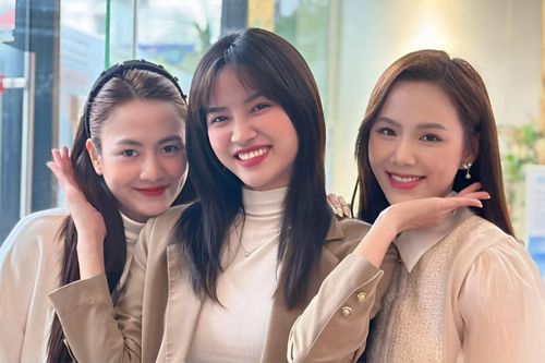 'Bà xã' Thanh Sơn hội ngộ nhóm bạn thân toàn cực phẩm Vbiz, danh tính mẹ đơn thân ngồi cạnh gây chú ý