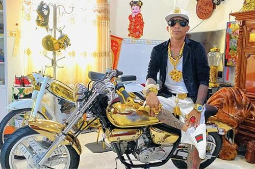 Đại gia An Giang thích đeo 50 cây vàng khi đi ra đường, lý do khiến nhiều người ngỡ ngàng