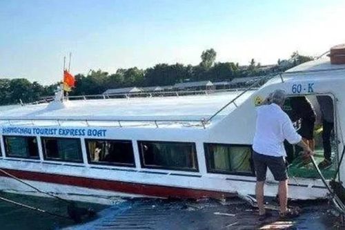 Một nạn nhân tử vong trong vụ tàu cao tốc va chạm phà sắt ở An Giang