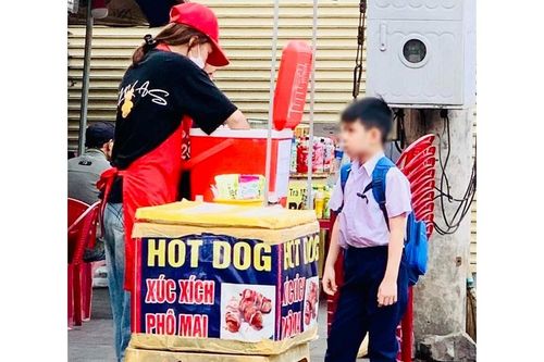 Ẩn họa từ hàng rong trước cổng trường