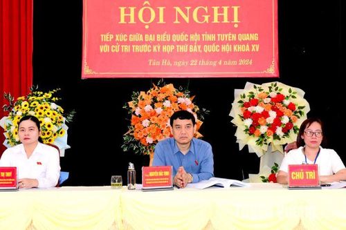 Đại biểu Quốc hội tiếp xúc cử tri thành phố Tuyên Quang
