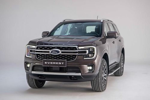 'So kè' Ford Everest Platinum và Titanium: Mức chênh 77 triệu liệu có xứng đáng?