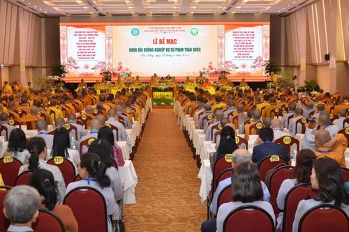 Đà Nẵng: Lễ bế mạc Khóa bồi dưỡng nghiệp vụ sư phạm cho giáo thọ, giảng viên các trường Phật học