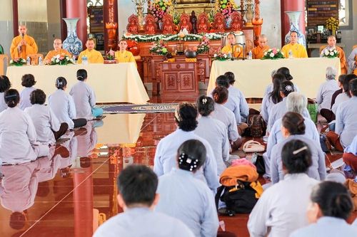 Bình Thuận: Khóa tu 'Một ngày an lạc' lần thứ 14 tại chùa Phước Minh