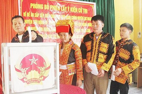 Bắc Giang: Hào hứng ngày bỏ phiếu lấy ý kiến về việc sắp xếp đơn vị hành chính