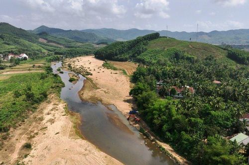 Bình Định: Thu hồi giấy phép nếu mỏ cát khai thác làm ảnh hưởng đến dân