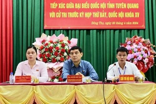 Chủ nhiệm Ủy ban Văn hóa, Giáo dục Nguyễn Đắc Vinh tiếp xúc cử tri tại Tuyên Quang