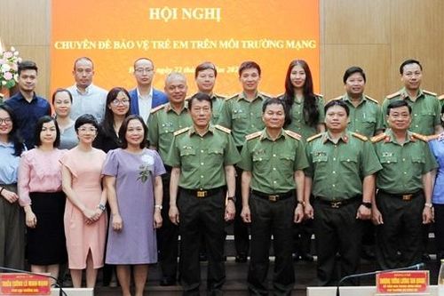 Tăng cường các mặt công tác bảo vệ trẻ em trên môi trường mạng