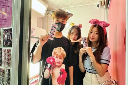 Trào lưu chụp ảnh lấy ngay thu hút giới trẻ Thành phố