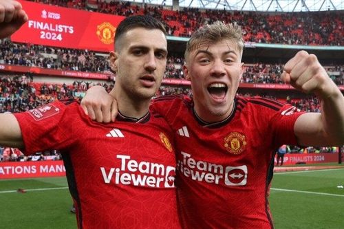 Thoát thua đội hạng dưới, Man Utd không ăn mừng