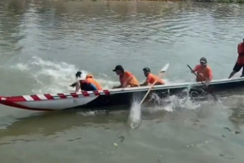 Ném vật thể lạ vào vận động viên tại giải đua ghe: Triệu tập người liên quan