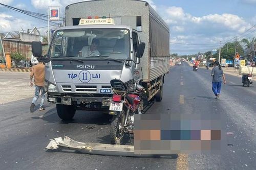 Va chạm với xe tải tập lái, một người tử vong tại chỗ