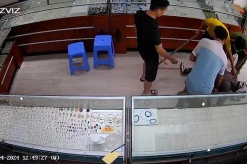 Thông tin mới vụ dùng dùi cui cướp tiệm vàng ở Phú Thọ