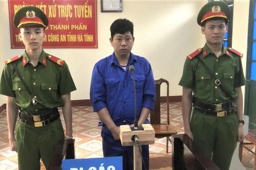 10 năm tù cho đối tượng lái xe ô tô tông vào nhóm bạn để trả thù