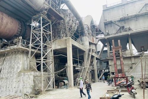 Nhanh chóng giải quyết chế độ cho nạn nhân vụ tai nạn lao động tại nhà máy xi măng ở Yên Bái