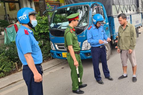 Từng bước hạ 'nhiệt' lộn xộn trật tự giao thông – đô thị trên đường Phạm Tu
