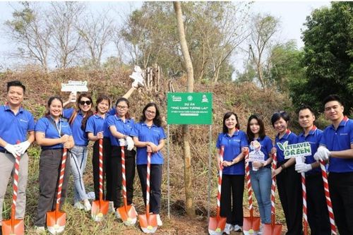 Công ty du lịch Vietravel trồng cây 'phủ xanh' vùng đất lịch sử Điện Biên