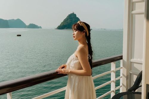 Du thuyền Hạ Long hết sạch chỗ