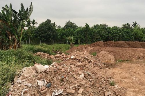 Huyện Phúc Thọ: bãi tập kết phế thải trên đất nông nghiệp tại xã Thanh Đa