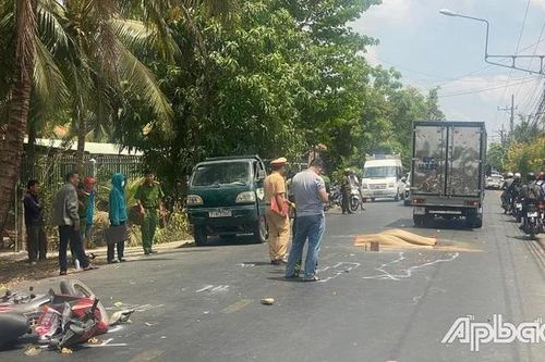 Tai nạn giao thông mới nhất 23/4/2024: mở cửa xe bất ngờ làm 1 người chết