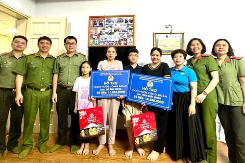 Công an quận Tây Hồ triển khai mô hình 'Con nuôi Công đoàn'
