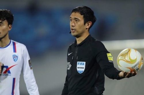 Trọng tài 'vua thẻ' bắt trận gặp Uzbekistan, U23 Việt Nam phải hết sức dè chừng