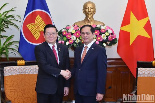 Bộ trưởng Ngoại giao Bùi Thanh Sơn tiếp Tổng Thư ký ASEAN Kao Kim Hourn